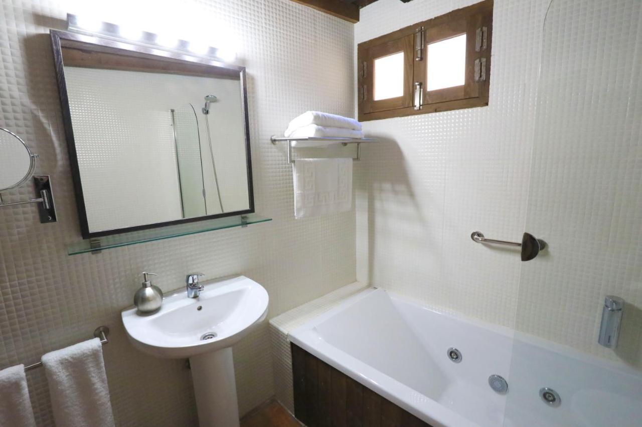 Apartamentos Rurales Spa Casa De Los Escudos Valverde de la Vera Esterno foto